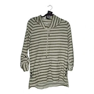 Womens Simply Noelle, size small/medium coverup in excellent condition!